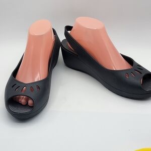 CROCS Women's Black Slingback Wedge Shoes Size 10. #1390‎